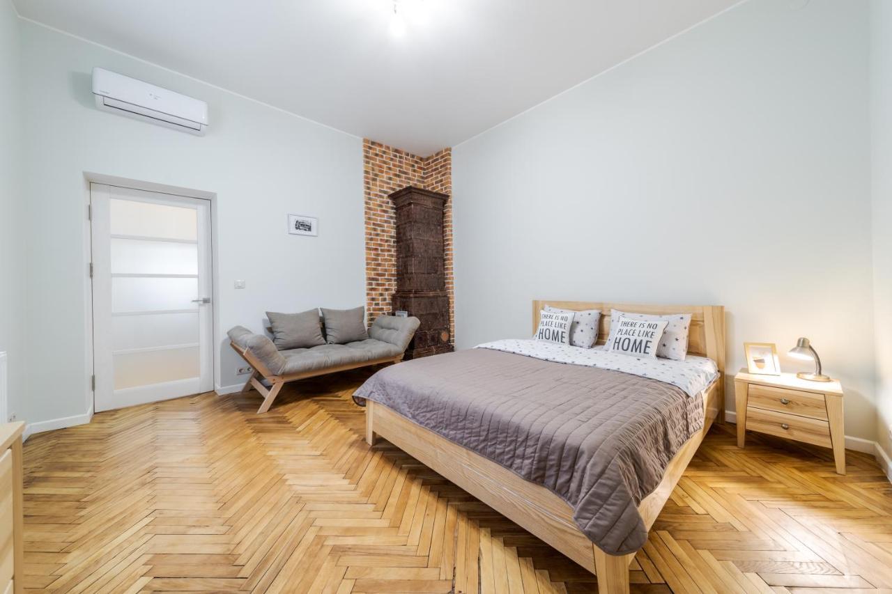 Inshiapartments On Teodora Square Lemberg Exterior foto